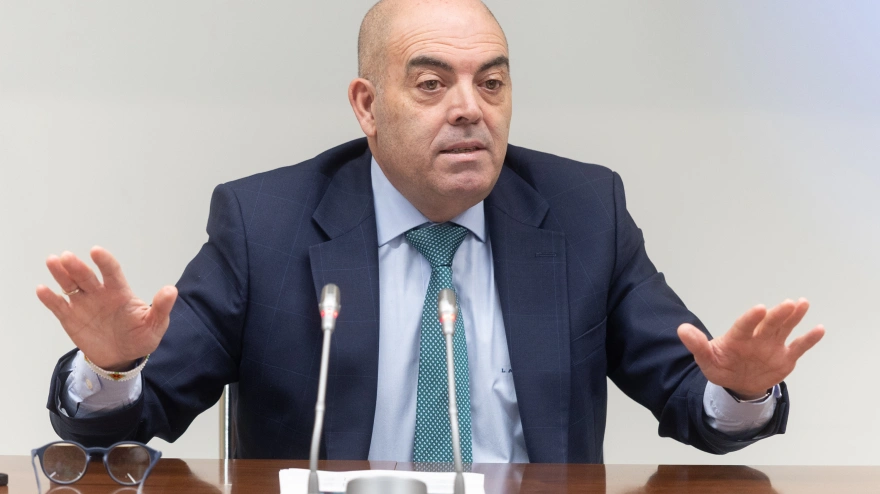 El presidente de ATA, Lorenzo Amor, durante una rueda de prensa, en la sede de la CEOE