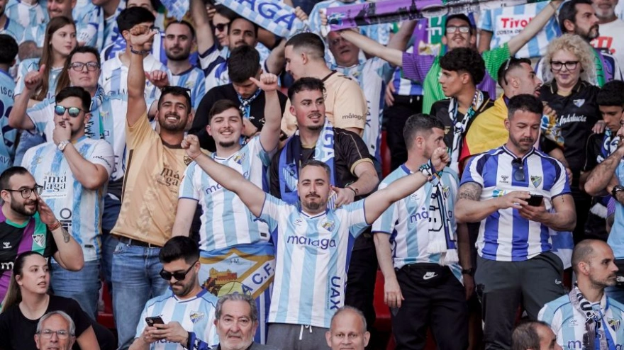 La afición del Málaga sufrió insultos de un sector de la afición almeriense