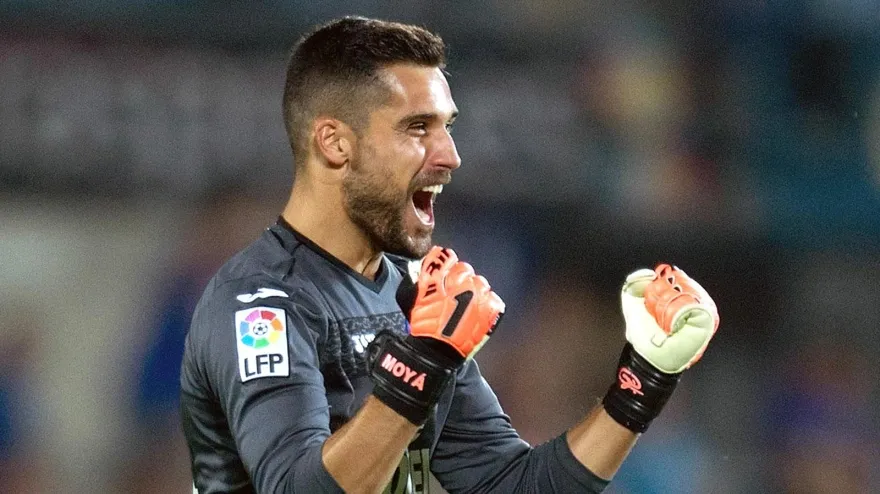 Moyá jugó dos temporadas en el Valencia CF