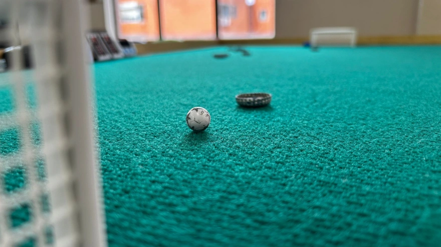 Imagen del espacio donde juegan al futbolchapas en Coslada