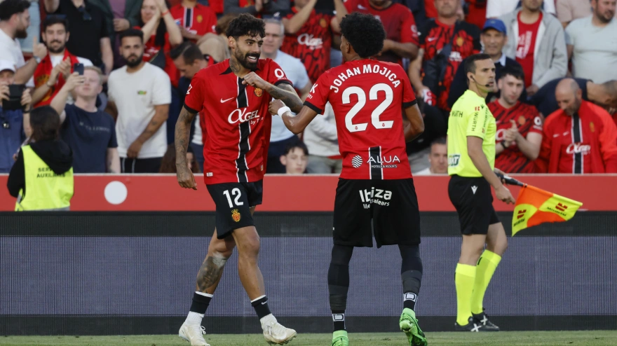Samu Costa celebra su gol, en el Mallorca -Valencia