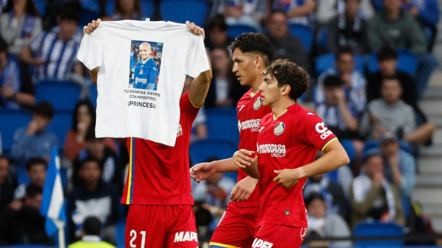 Los jugadores del Getafe dedican el primer gol marcado en Anoeta a la joven fallecida María Caamaño