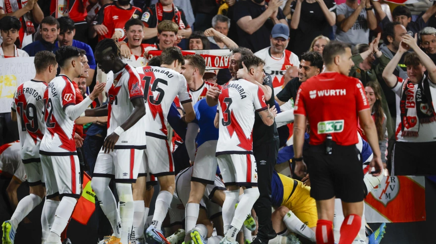 El Rayo Vallecano celebra el gol de Camello al Espanyol