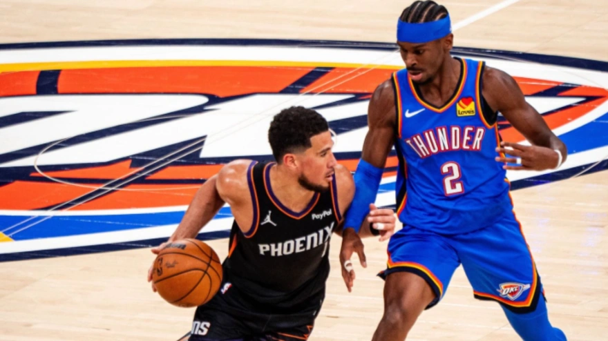 Devin Booker encarando contra SGA