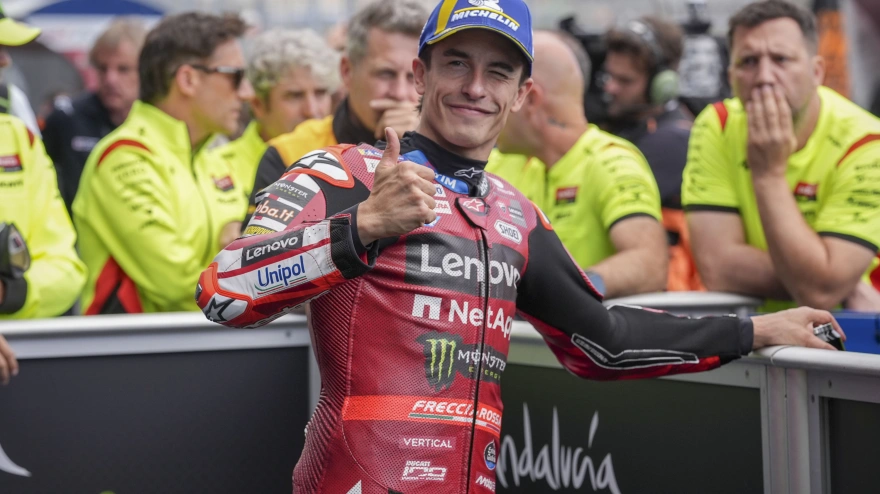 Marc Márquez celebra tras lograr la pole para el Gran Premio de España en Jérez.