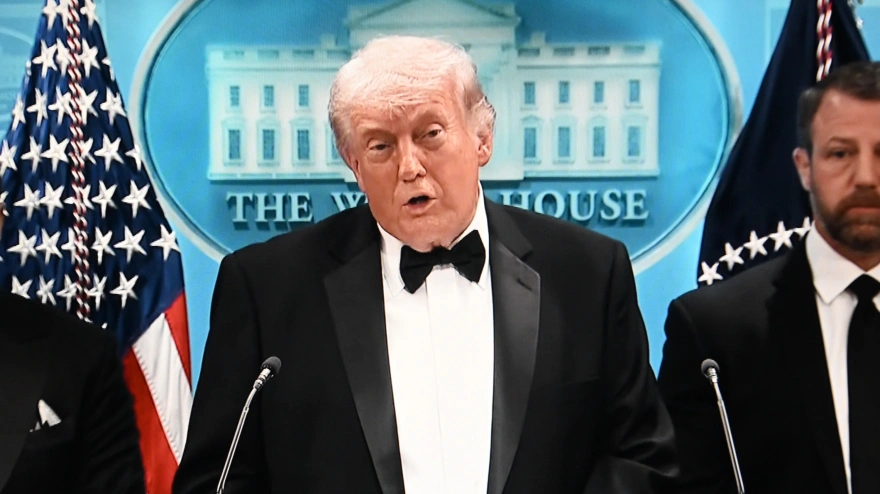 WASHINGTON, April 26, 2026  -- This photo taken on April 26, 2026 shows a screen displaying U.S. President Donald Trump speaking at a press conference held on April 25, 2026 at the White House in Washington, D.C., the United States. In a press conference at the White House late Saturday evening, Trump said that the alleged shooter lives in the state of California and law enforcement agents went to his apartment.   When asked by a reporter whether the shooter acted alone, Trump said that "they seem to think he was a lone wolf, and I feel that too."   In response to a question about whether this shooting could have been linked to the war in Iran, Trump said, "I don't think so. But you never know.",Image: 1094425553, License: Rights-managed, Restrictions: , Model Release: no, Credit line: Li Rui / Xinhua News / Europa PressEditorial licence valid only for Spain and 3 MONTHS from the date of the image, then delete it from your archive. For non-editorial and non-licensed use, please contact EUROPA PRESS.Li Rui / Xinhua News / Europa Press / ContactoPhoto26/4/2026