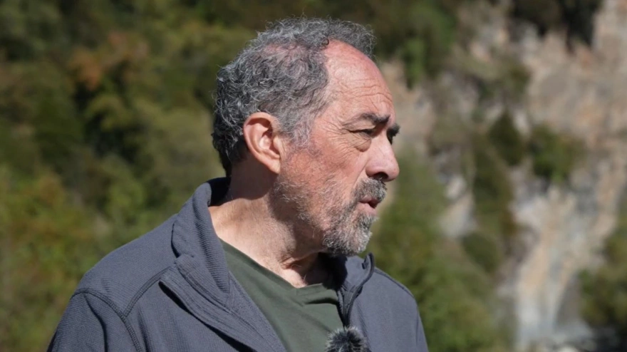 Roberto, profesor de la primera escuela de pastores en una entrevista concedida a María Pilar Dancausa.