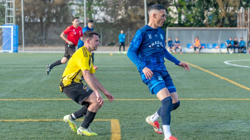 José Callejón vestido con la elástica del Puerto de Motril CF en el partido que le enfrentó al Montefrío