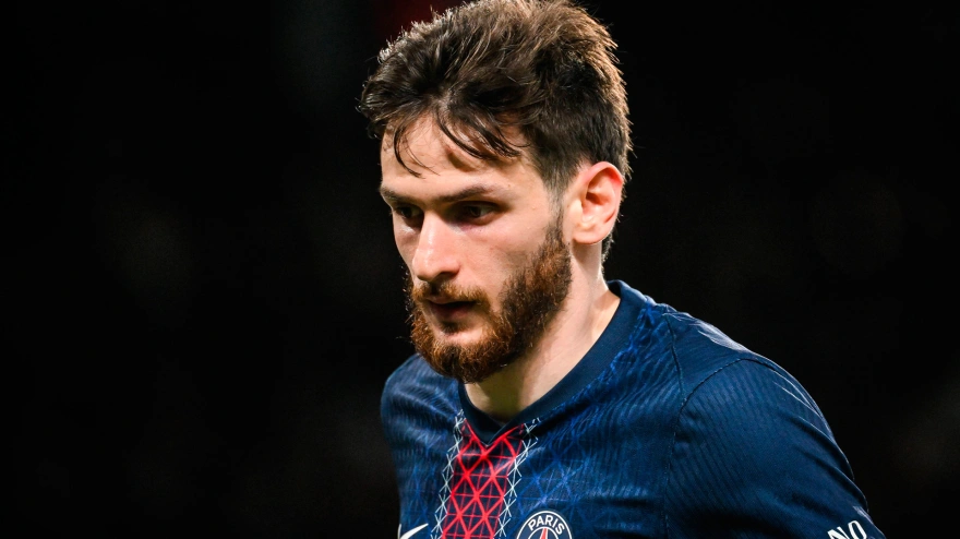 Khvicha Kvaratskhelia, durante un partido con el PSG