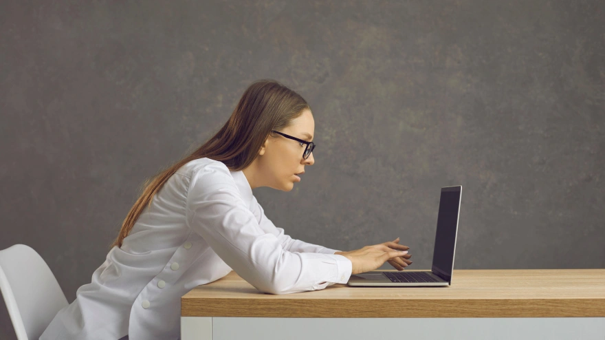 Directiva en una imagen de archivo