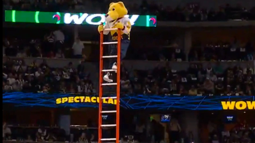 Rocky la mascota de los Denver Nuggets