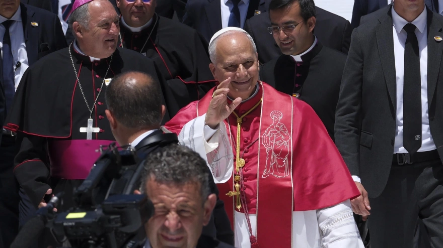 El papa León XIV durante un encuentro con obispos, sacerdotes, diáconos, religiosos, seminaristas y agentes de pastoral en la Catedral de Santa Ana este jueves, en Las Palmas de Gran Canaria