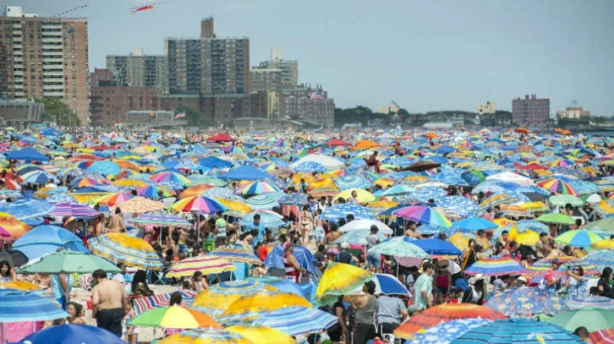 La Policía Nacional alerta de los peligros del verano: así puedes evitar estafas y robos en tus vacaciones
