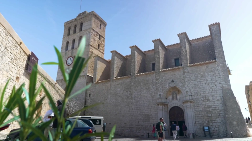 El reloj de la Catedral de Ibiza escondía un inquietante mensaje: "Tenía una inscripción que intentarán recuperar porque se perdió en una de las restauraciones"