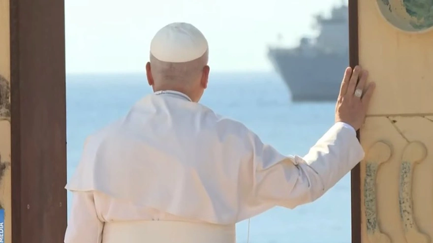 El Papa se asoma a la Puerta de Europa en Lampedusa