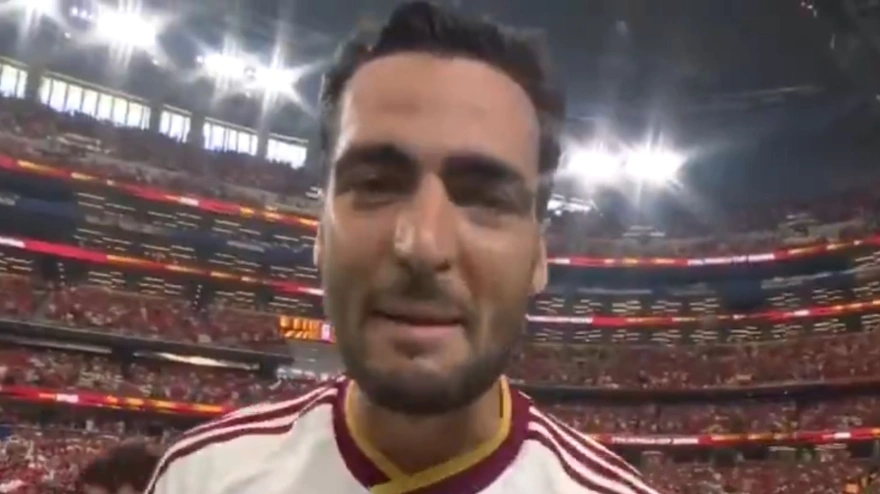 Mikel Merino mirando a la cámara tras dar la victoria a la Selección en el Portugal - España de octavos de final del Mundial 2026