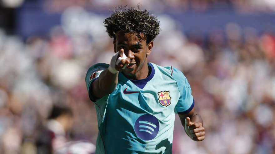 Lamine Yamal celebra su gol en el Levante-Barcelona