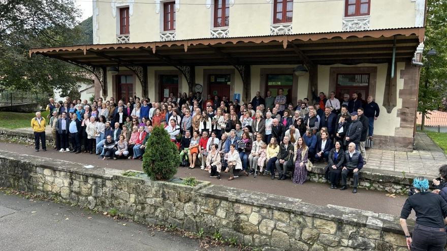 La grabación del documental 'La Patria de los Heladeros' reúne a 200 familias de origen pasiegoREMITIDA / HANDOUT por ORGANIZACIÓNFotografía remitida a medios de comunicación exclusivamente para ilustrar la noticia a la que hace referencia la imagen, y citando la procedencia de la imagen en la firma19/10/2024