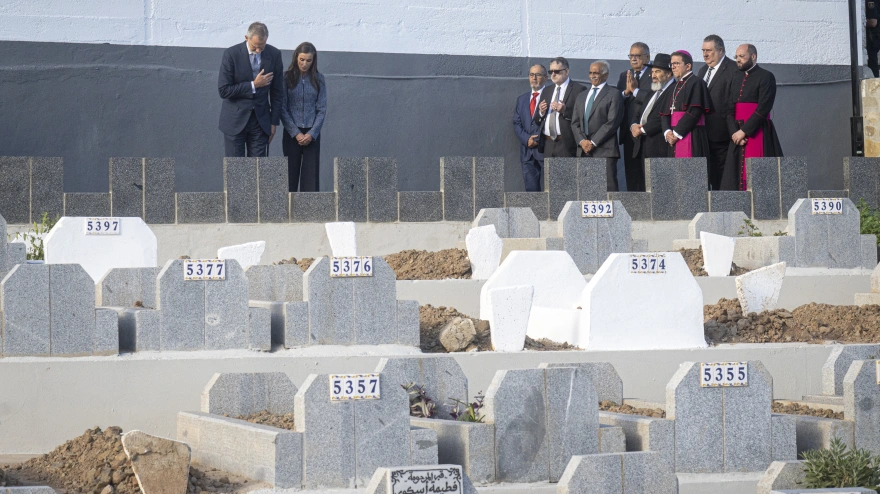 Los Reyes Felipe VI y Letizia durante el acto ecuménico de recuerdo a las personas que fallecieron en el mar durante la entrada a Ceuta
