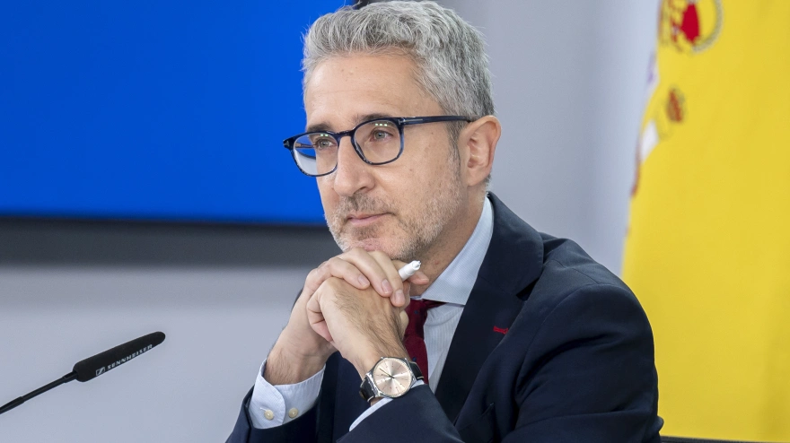 El ministro de Hacienda, Arcadi España, durante una rueda de prensa tras el Consejo de Ministros, a 13 de octubre de 2026