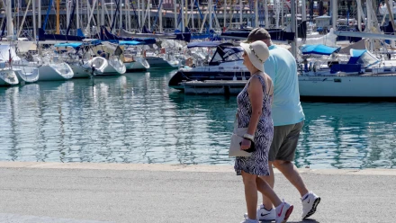 Pareja paseando, imagen de archivo