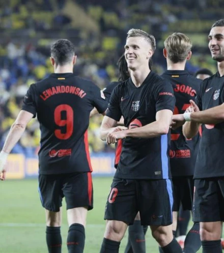 Ferran Torres y Dani Olmo celebran el gol del Barcelona ante Las Palmas