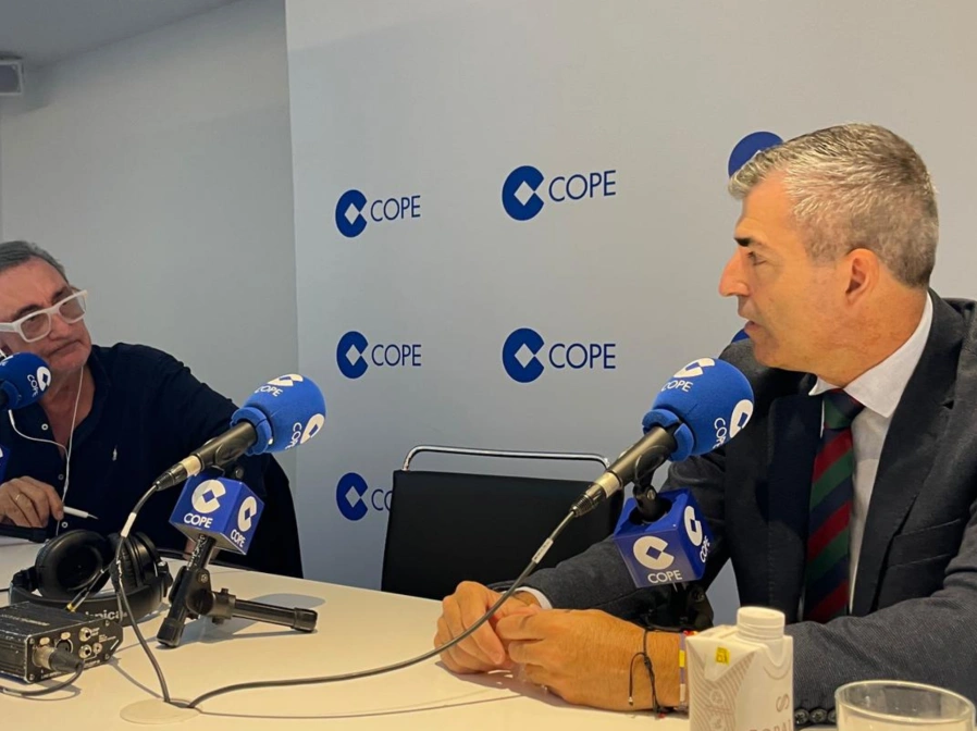 Carlos Herrera y Manuel Domínguez, vicepresidente de Canarias