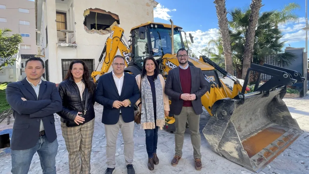 Visita al inicio de la demolición de Turismo Tropical