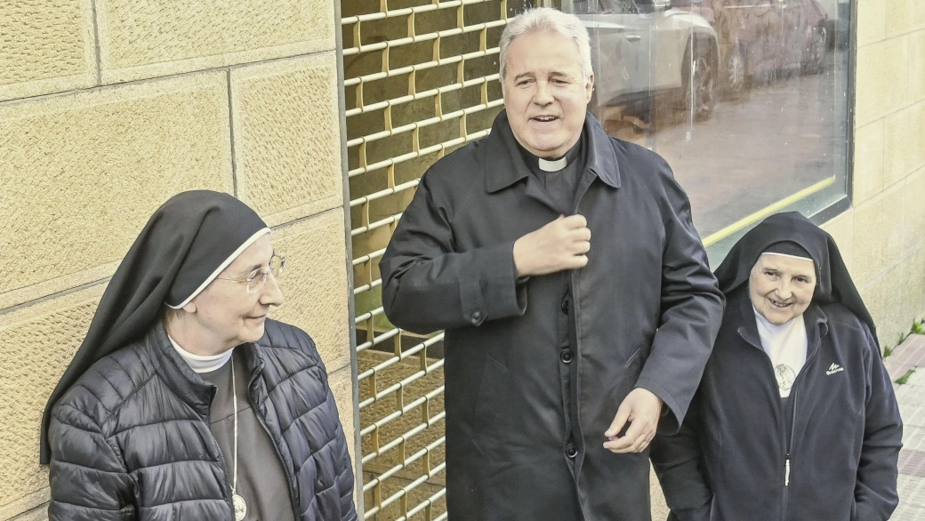 El arzobispo de Burgos y comisario pontificio de los monasterios de Belorado, Orduña y Derio, Mario Iceta, a su llegada al juzgado de Briviesca