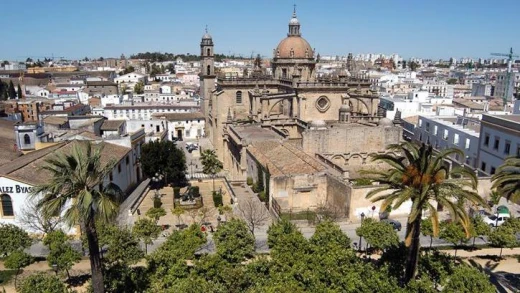 Campanas de la Catedral de Jerez saludan al nuevo Papa León XIV