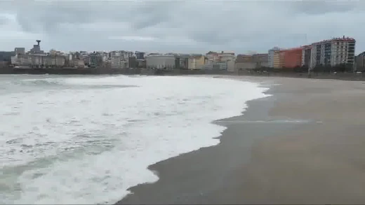 Temporal de olas en A Coruña con la borrasca Aline
