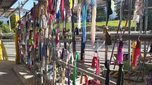 Retales colocados en el andamio