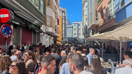 Sesión Vermú por Hicham y su familia en Os Mallos