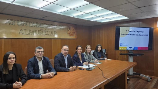 Desempleados de Almuñécar busca una oportunidad en la Feria de Empleo y Emprendimiento
