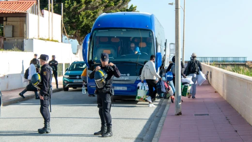 "Este garito de aquí no está autorizado para tener personas dentro" dice el presidente de la ELA de Carchuna, en Motril