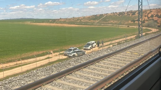 La odisea de Laura Ester, campeona olímpica de waterpolo, tras detenerse el tren en el que viajaba durante el apagón