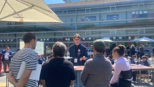 Demostración de Xabier Troitiño, ganador del Certamen de Servicio de Cerveza Estrella Galicia