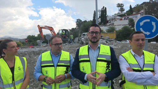 El "Gran eje verde" de Almuñécar avanza en la remodelación de las rotondas de acceso a la localidad