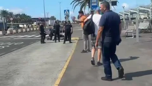 Los sonidos de los disparos de la Policía se escucharon en distintos puntos del aeropuerto