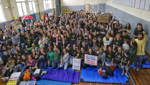 Encierro de profesores en el IES Fernández Vallina, en Gijón