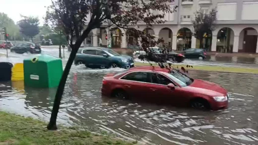 Uno de los accesos a Santander inundado