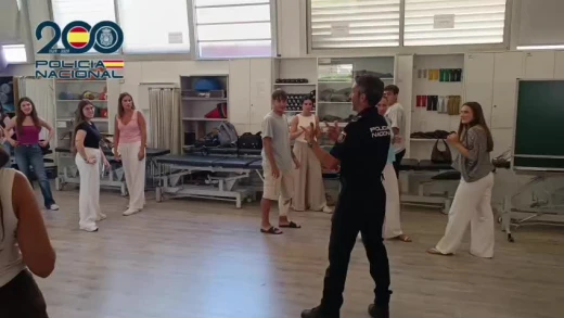 Así se desarrollan las clases de este curso que imparte la Policía Nacional en Zaragoza.