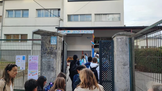 Entrada niños en un colegio de Lugo