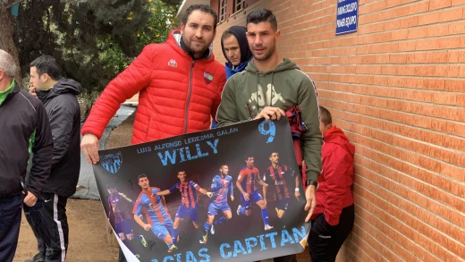 Aficionados le dieron las gracias al jugador del Extremadura UD