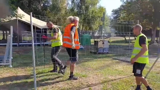 El equipo de operarios a punto de dejar todo listo