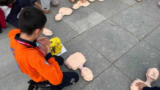 Más de 350 estudiantes aprenden a socorrer un paro cardiaco