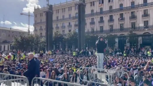 Los peregrinos han disfrutado de una jornada festiva en la plaza del Pilar
