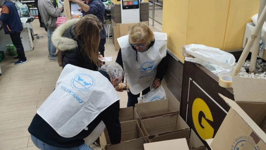 VOLUNTARIOS RECOGIDA SANTIAGO