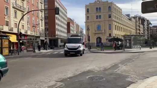 Los coches vuelven a circular por calle Gamazo tras su reapertura al tráfico