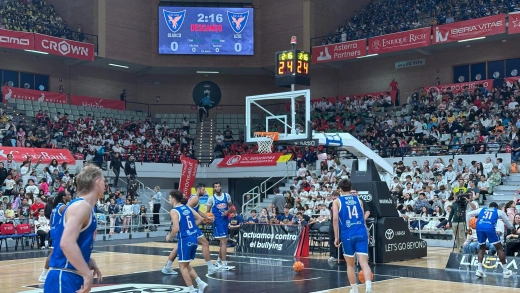 Lleno en el Palacio para disfrutar del partido del Recreo